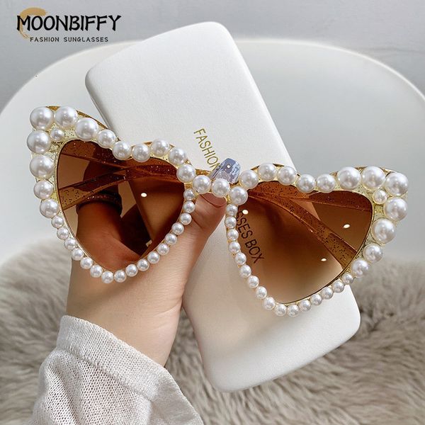 wide brim hats bucket retro heart shaped pearl frame sunglasse fashion pink eyewear trending men cat eye sun glasses beach shades uv400 2306, Blue;gray
wide brim hats bucket retro heart shaped pearl frame sunglasse fashion pink eyewear trending men cat eye sun glasses beach shades uv400 2306, Blue;gray