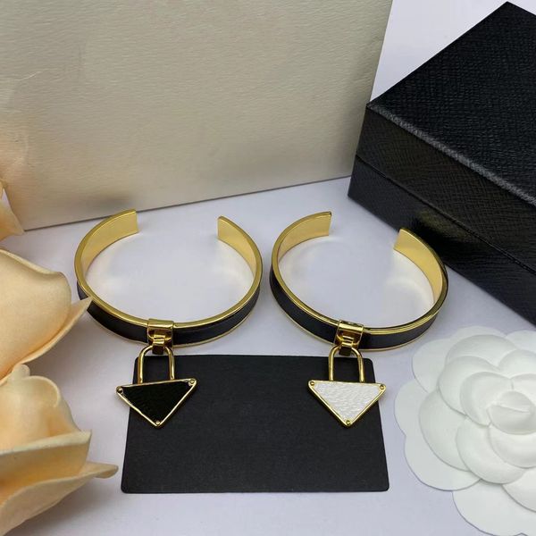 new designer bracelets triangle ornament women's bracelet channel jewelry wholesale, Golden;silver
new designer bracelets triangle ornament women's bracelet channel jewelry wholesale, Golden;silver