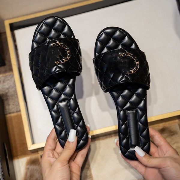 chan c womens slippers designer quilted texture sandals interlocking c chains slip on slide classic retro black mule outdoor beach shoe casu
chan c womens slippers designer quilted texture sandals interlocking c chains slip on slide classic retro black mule outdoor beach shoe casu