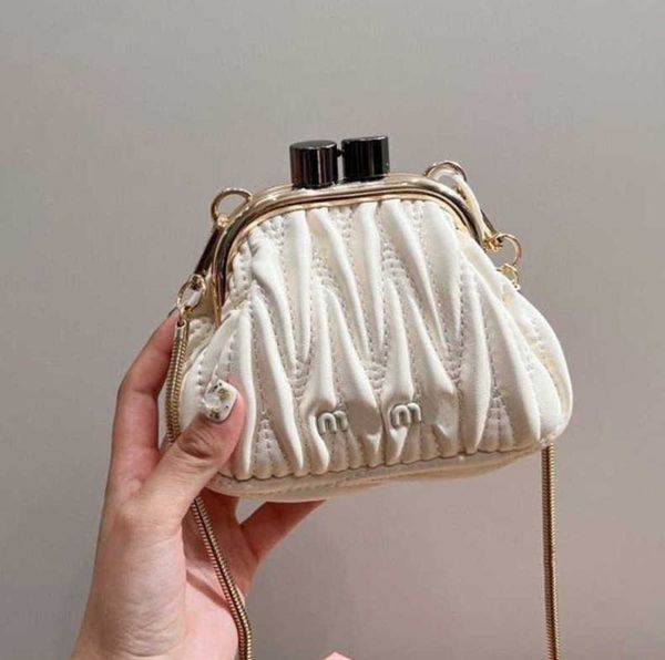 miu bag luxury clip bag miu designer shoulder bags women fashion chain crossbody purse 15cm mini dumpling handbag messenger fashion wholesal
miu bag luxury clip bag miu designer shoulder bags women fashion chain crossbody purse 15cm mini dumpling handbag messenger fashion wholesal