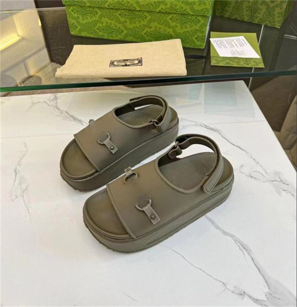 2023 luxury horsebit flatform sandals men women thick bottom scuffs beach summer slide dark blue non slip rubber sole slippers flip flops sh, Black
2023 luxury horsebit flatform sandals men women thick bottom scuffs beach summer slide dark blue non slip rubber sole slippers flip flops sh, Black