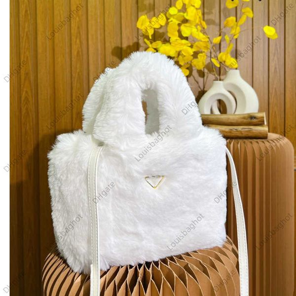 winter p family plush portable cabbage basket bag large capacity single shoulder oblique span tote bag shopping bag
winter p family plush portable cabbage basket bag large capacity single shoulder oblique span tote bag shopping bag