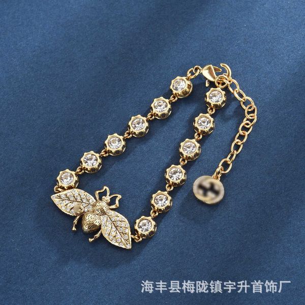 2023 gujia/light luxury edition small and slim classic bee set diamond bracelet/super quality, Black
2023 gujia/light luxury edition small and slim classic bee set diamond bracelet/super quality, Black