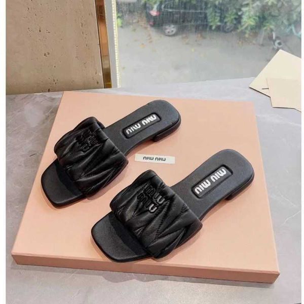 women designer mius slide beach sandals new shoes fashion sheepskin pleated square slippers for outerwear flat bottom casual ins hfg8
women designer mius slide beach sandals new shoes fashion sheepskin pleated square slippers for outerwear flat bottom casual ins hfg8