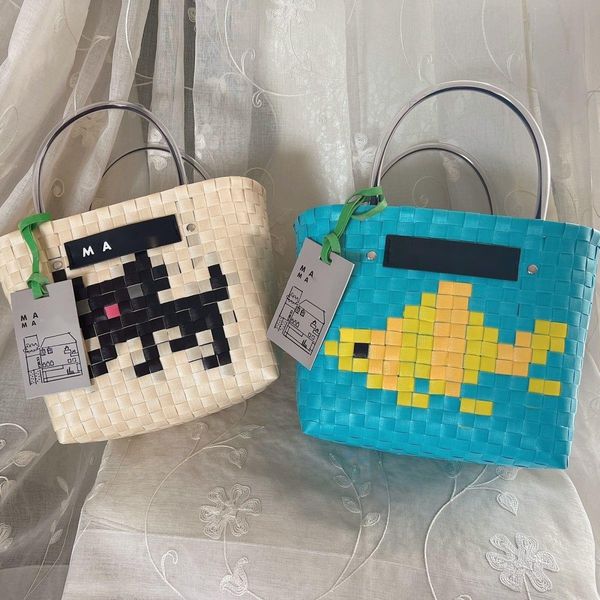 shopping bags luxury design summer beach basket patchwork striped hand knitted color casual women handbag trend fashion pvc bag 230628
shopping bags luxury design summer beach basket patchwork striped hand knitted color casual women handbag trend fashion pvc bag 230628