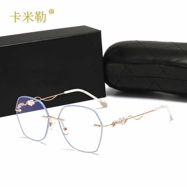 wholesale of sunglasses polarized original oval face with strong frame and fashionable frameless anti light blue film glasses 802, White;black
wholesale of sunglasses polarized original oval face with strong frame and fashionable frameless anti light blue film glasses 802, White;black