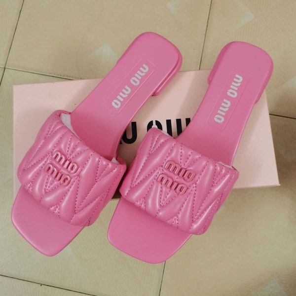 2023 mius designer beach shoes sandals women slide internet slippers for wearing flat bottomed fairy style square pleated vuwu
2023 mius designer beach shoes sandals women slide internet slippers for wearing flat bottomed fairy style square pleated vuwu