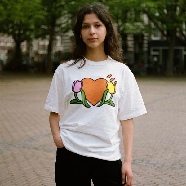 23ss new woman men's t-shirts high end classic heart graphic tulip printing tee summer beach breathable street fashion casual short sle, White;black
23ss new woman men's t-shirts high end classic heart graphic tulip printing tee summer beach breathable street fashion casual short sle, White;black