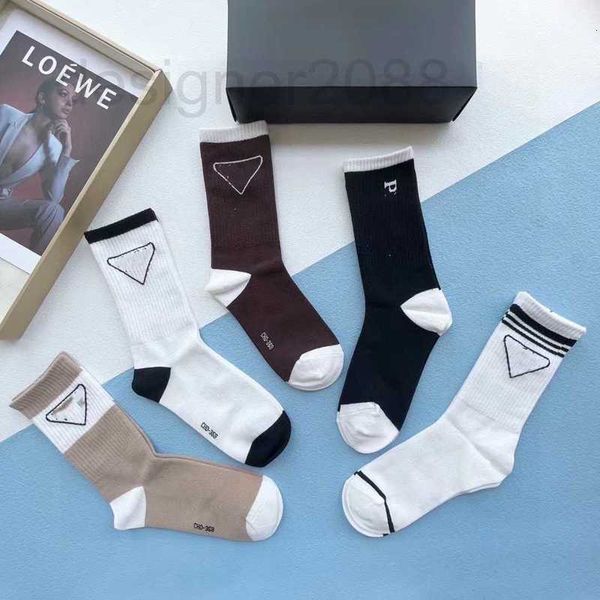 socks & hosiery designer men women luxury fashion cotton all-match classic ankle letter breathable black white basketball sports fashion soc
socks & hosiery designer men women luxury fashion cotton all-match classic ankle letter breathable black white basketball sports fashion soc