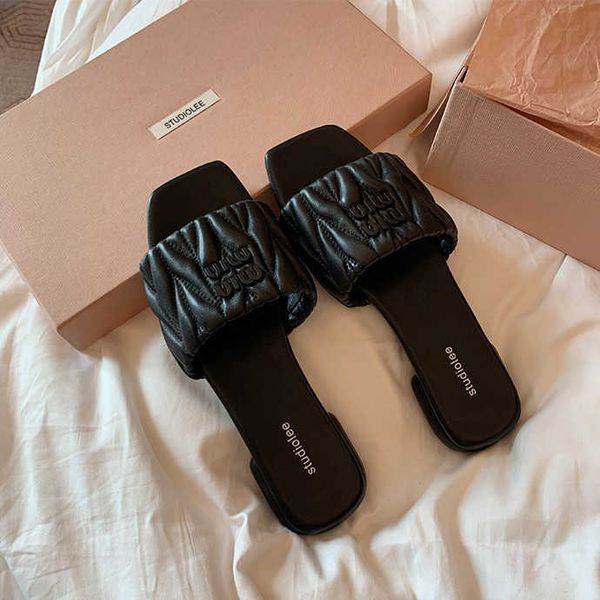 beach shoes women slide designer sandals sheepskin mius pleated square slippers for women's summer new fashion flat bottom external wea
beach shoes women slide designer sandals sheepskin mius pleated square slippers for women's summer new fashion flat bottom external wea