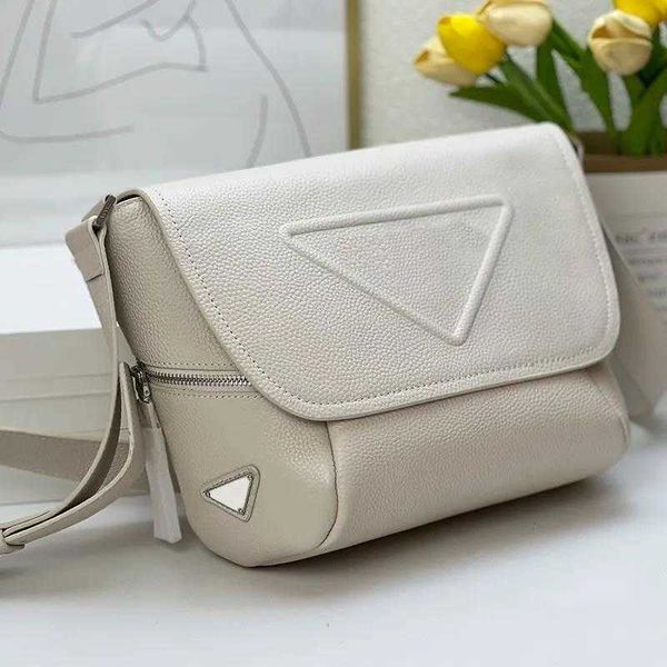 flap crossbody bag women messenger shoulder bags genuine leather internal zipper pocket adjustable strap triangle sign fashion handbags purs
flap crossbody bag women messenger shoulder bags genuine leather internal zipper pocket adjustable strap triangle sign fashion handbags purs