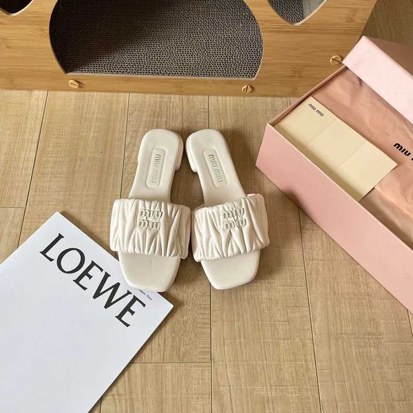 designer mius beach sandals shoes women summer slide new fashion sheepskin pleated square slippers for women's flat bottom outwear casu
designer mius beach sandals shoes women summer slide new fashion sheepskin pleated square slippers for women's flat bottom outwear casu