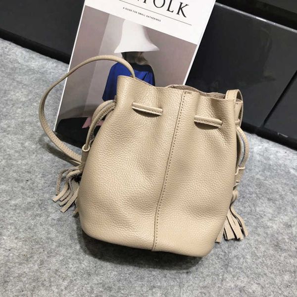 soft faced open leather bucket bag for women's small bucket bag mini version lychee grain one shoulder crossbody bag
soft faced open leather bucket bag for women's small bucket bag mini version lychee grain one shoulder crossbody bag