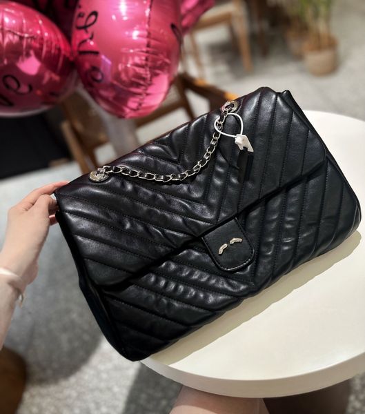 channel cf designer shoulder crossbody bag luxurys handbags large capacity handbags for women tote bag genuine leather material satchel mess
channel cf designer shoulder crossbody bag luxurys handbags large capacity handbags for women tote bag genuine leather material satchel mess