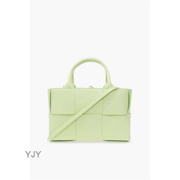 tote luxury bag bottegas bvs arco 23fw mini tote bag 709337vcqc2 multi color 2500 euro
tote luxury bag bottegas bvs arco 23fw mini tote bag 709337vcqc2 multi color 2500 euro