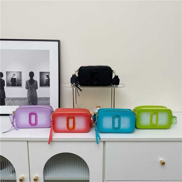 square fashion summer 2023 new camera fresh bag tote and texture sweet girl women korean small version one shoulder crossbody purses designe
square fashion summer 2023 new camera fresh bag tote and texture sweet girl women korean small version one shoulder crossbody purses designe