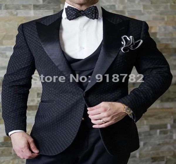 handsome black embossing one button groomsmen peak lapel groom tuxedos weddingpromdinner man blazerjacketpantstievest1827241, Black;gray
handsome black embossing one button groomsmen peak lapel groom tuxedos weddingpromdinner man blazerjacketpantstievest1827241, Black;gray