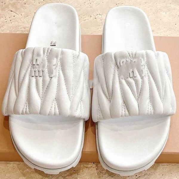 genuine shoes women slide designer sandals mius beach leather high-end soft sole comfortable fashionable label versatile slippers d7mu
genuine shoes women slide designer sandals mius beach leather high-end soft sole comfortable fashionable label versatile slippers d7mu