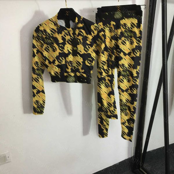 23ss yoga suit womens designer clothing women tracksuit vintage print short waist waist long sleeve stretch slimming leggings set womens clo, Gray
23ss yoga suit womens designer clothing women tracksuit vintage print short waist waist long sleeve stretch slimming leggings set womens clo, Gray