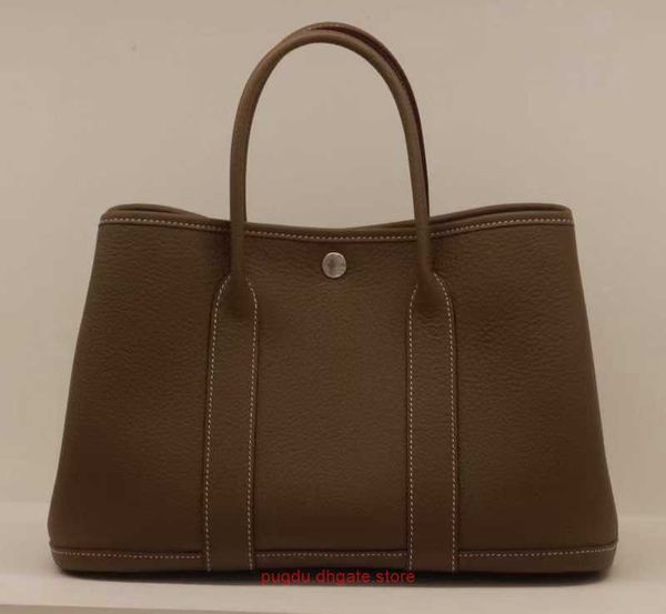 original h home tote bags wholesale 2023 new layer cowhide half hand sewing wax wire steel hardware garden bag versatile one shoulder obliq
original h home tote bags wholesale 2023 new layer cowhide half hand sewing wax wire steel hardware garden bag versatile one shoulder obliq