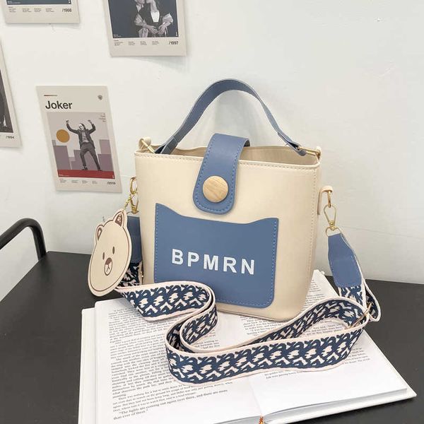 this year's popular small bag female autumn new fashion leisure broadband messenger bag single shoulder portable bucket bag
this year's popular small bag female autumn new fashion leisure broadband messenger bag single shoulder portable bucket bag