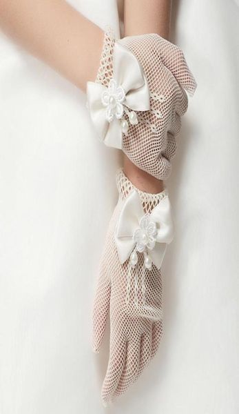 2016 new fashion mesh elasticity girls wedding gloves young girls wedding costume accessories with pearl lace bridal glove9367803, White
2016 new fashion mesh elasticity girls wedding gloves young girls wedding costume accessories with pearl lace bridal glove9367803, White