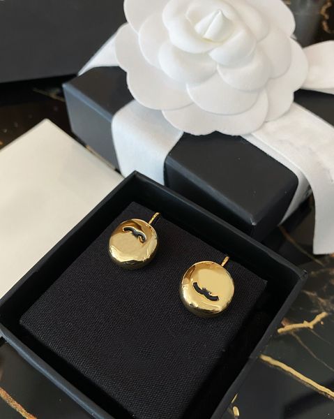 luxury stud earring designer letter simple 18k gold silver pearl women jewelry wedding party, Golden;silver
luxury stud earring designer letter simple 18k gold silver pearl women jewelry wedding party, Golden;silver
