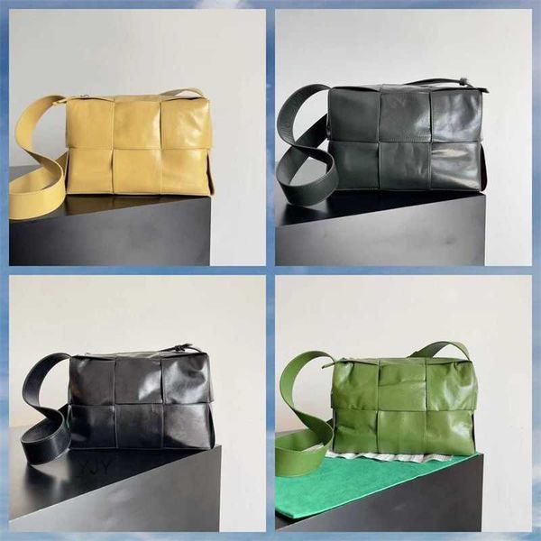 tote luxury bag bottegas bvs vd new oil wax leather woven men's bag arco camera bag women's bag one shoulder crossbody pleated sma
tote luxury bag bottegas bvs vd new oil wax leather woven men's bag arco camera bag women's bag one shoulder crossbody pleated sma