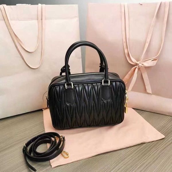 miui handle shoulder bag matelasse bowling handbags purses womens mens designer wallets crossbody square genuine leather tote women's b
miui handle shoulder bag matelasse bowling handbags purses womens mens designer wallets crossbody square genuine leather tote women's b