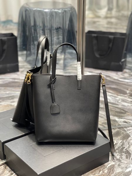 600307 classic women's shopping bag high-end quality handbag simple low-key shoulder bag super practical style large capacity commuter
600307 classic women's shopping bag high-end quality handbag simple low-key shoulder bag super practical style large capacity commuter