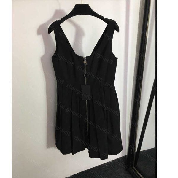 23ss summer dresses women dress womens designer clothing v-neck zip-up halter dress womens clothing a1, Black;gray
23ss summer dresses women dress womens designer clothing v-neck zip-up halter dress womens clothing a1, Black;gray