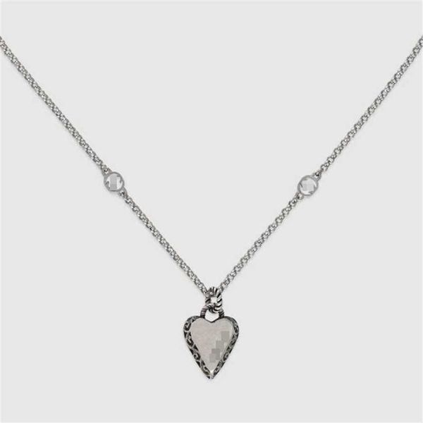 2023 gujia 925 sterling silver old heart carved necklace g family love pendant pattern collar chain
2023 gujia 925 sterling silver old heart carved necklace g family love pendant pattern collar chain