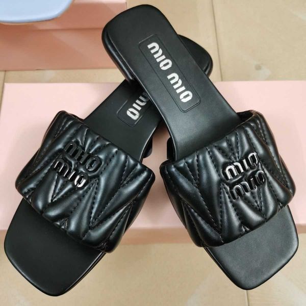 2023 mius sandals beach designer shoes women slide internet slippers for wearing flat bottomed fairy style square pleated xe2r
2023 mius sandals beach designer shoes women slide internet slippers for wearing flat bottomed fairy style square pleated xe2r