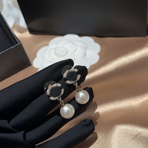 fashion earrings 18k gold plated designers brand letters stud classic style women wedding party jewerlry, Golden;silver
fashion earrings 18k gold plated designers brand letters stud classic style women wedding party jewerlry, Golden;silver