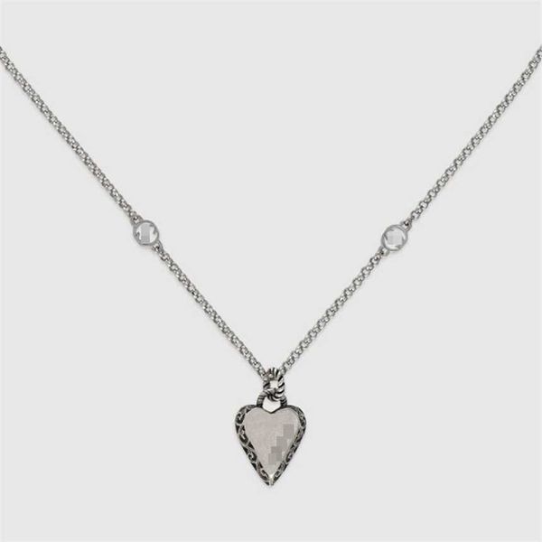 2023 gujia 925 sterling silver old heart carved necklace g family love pendant pattern collar chain
2023 gujia 925 sterling silver old heart carved necklace g family love pendant pattern collar chain