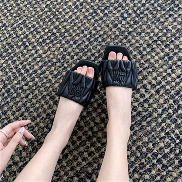 slide mius sandals beach designer shoes wearing women slippers for summer wear 2023 new flat bottomed french pleated casual fairy style flip
slide mius sandals beach designer shoes wearing women slippers for summer wear 2023 new flat bottomed french pleated casual fairy style flip