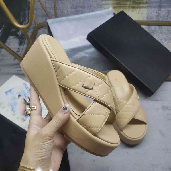 designer heels sandals luxury letter leather ccity plarform slides channel slipper heel flip flops gvsds, Black
designer heels sandals luxury letter leather ccity plarform slides channel slipper heel flip flops gvsds, Black