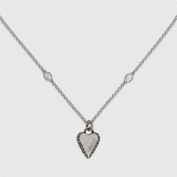 2023 gujia 925 sterling silver old heart carved necklace g family love pendant pattern collar chain
2023 gujia 925 sterling silver old heart carved necklace g family love pendant pattern collar chain