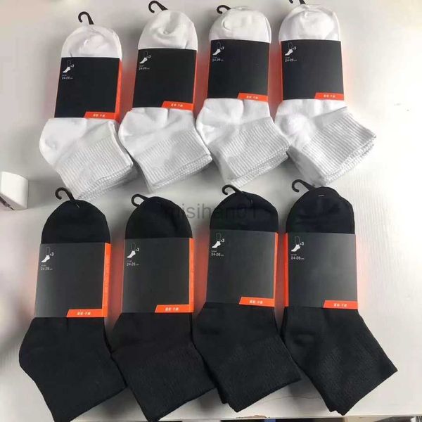 men's socks designer mens womens socks five pair luxe sports winter mesh letter printed sock embroidery cotton man z230629, Black
men's socks designer mens womens socks five pair luxe sports winter mesh letter printed sock embroidery cotton man z230629, Black
