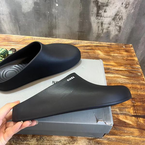 men mule slide shoes designers ava fashion jelly shoes outdoors beach mule baotou slipper size 40-45, Black
men mule slide shoes designers ava fashion jelly shoes outdoors beach mule baotou slipper size 40-45, Black