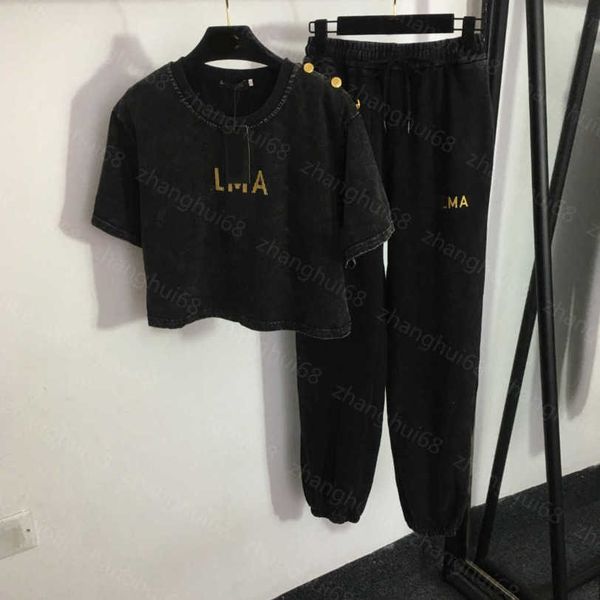 23ss women pants sets casual suit womens designer clothing b letter shoulder button gold letter short sleeve t-shirt casual pants set women, White
23ss women pants sets casual suit womens designer clothing b letter shoulder button gold letter short sleeve t-shirt casual pants set women, White