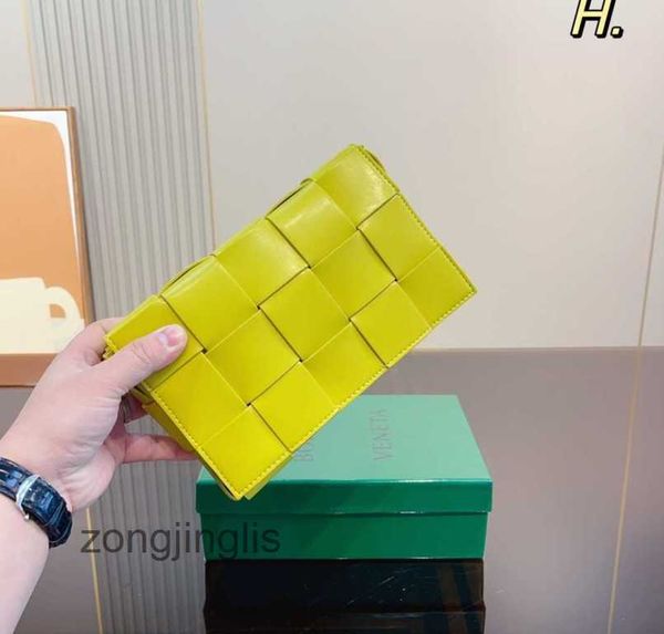 designer 2023 bags shoulder cassette woven leisure venetas bottegas crossbody fashion women's bag handbags 77tw
designer 2023 bags shoulder cassette woven leisure venetas bottegas crossbody fashion women's bag handbags 77tw