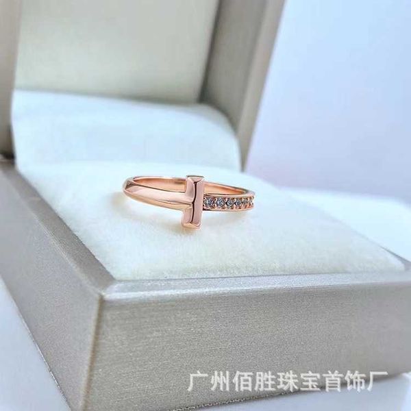 original tiffay s925 sterling silver t1 ring 18k rose gold fashion versatile couple half diamond light luxury simple with logo
original tiffay s925 sterling silver t1 ring 18k rose gold fashion versatile couple half diamond light luxury simple with logo