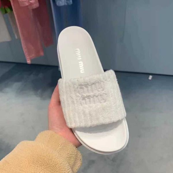 new mius designer beach shoes sandals women slide fashion sheepskin pleated square slippers for outerwear flat bottom casual ins dtgk
new mius designer beach shoes sandals women slide fashion sheepskin pleated square slippers for outerwear flat bottom casual ins dtgk