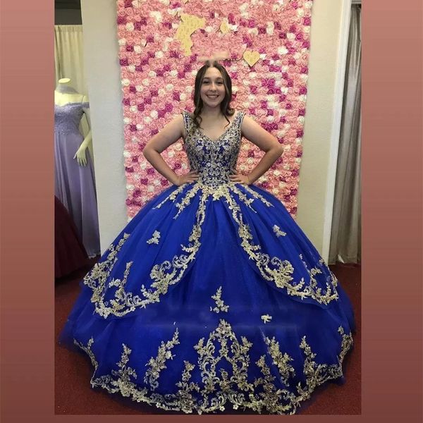 royal blue princess quinceanera dresses with gold lace appliques beaded v-neck sleeveless long prom sweet 15 dress custom made vestido de 16, Blue;red
royal blue princess quinceanera dresses with gold lace appliques beaded v-neck sleeveless long prom sweet 15 dress custom made vestido de 16, Blue;red