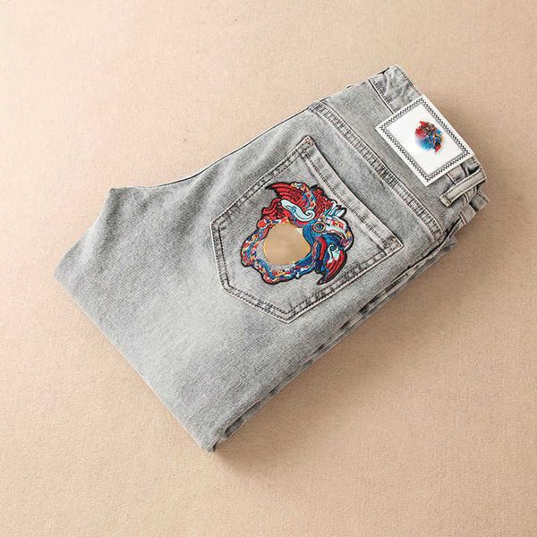 oversized mens jeans vers designer pants medusa embroidered denim trousers hip hop loose sweatpants 4xl 5xl 6xlh0vb, Blue
oversized mens jeans vers designer pants medusa embroidered denim trousers hip hop loose sweatpants 4xl 5xl 6xlh0vb, Blue