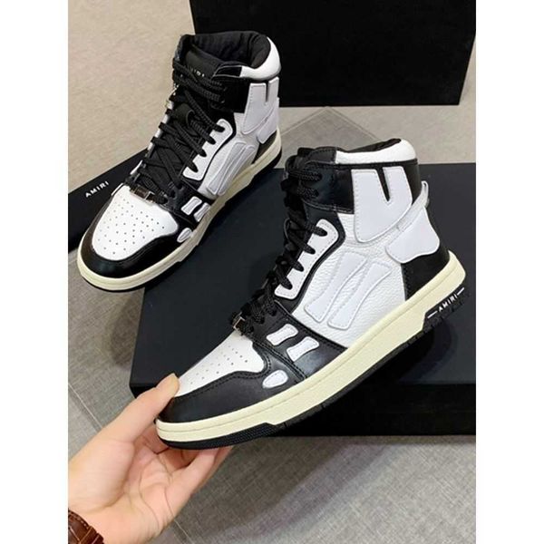 european station spring 2023 new fashion brand high men's shoes black and white bone shoes youth couple casual board shoes
european station spring 2023 new fashion brand high men's shoes black and white bone shoes youth couple casual board shoes