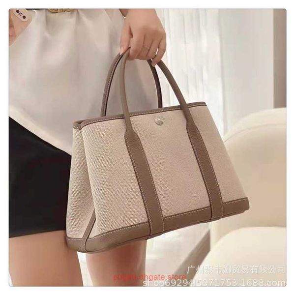 original wholesale h home party garden tote bags online shop 2023 canvas bag handheld garden womens spliced cowhide contrast leather shou wi
original wholesale h home party garden tote bags online shop 2023 canvas bag handheld garden womens spliced cowhide contrast leather shou wi