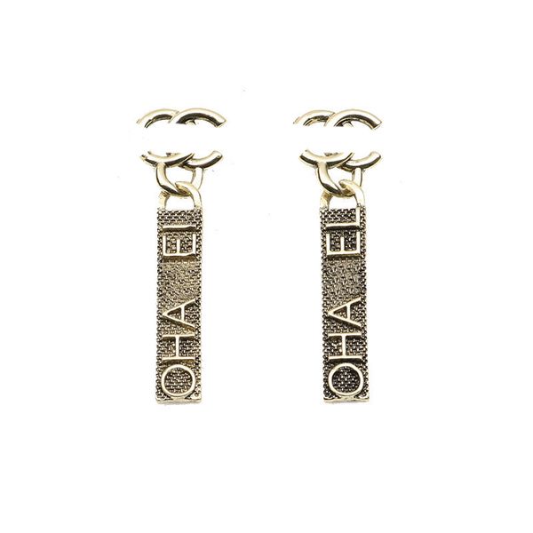 luxury earings designer letters stud retro earrings designer for woman crystal rhinestone pearl earring wedding party jewerlry 20style, Golden;silver
luxury earings designer letters stud retro earrings designer for woman crystal rhinestone pearl earring wedding party jewerlry 20style, Golden;silver