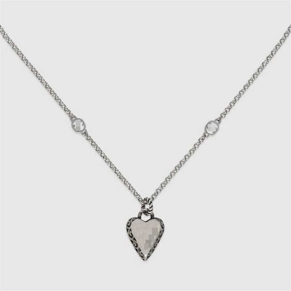 2023 gujia 925 sterling silver old heart carved necklace g family love pendant pattern collar chain
2023 gujia 925 sterling silver old heart carved necklace g family love pendant pattern collar chain